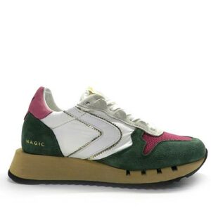 Zapatillas de la marca Valsport, modelo Run en color verde. Zapatillas deportivas elaborada en lona de nailon, ante y lona de malla. En combinación de colores verde, blanco y rosa. Forro interior y cordones en algodón. Original microsuela.