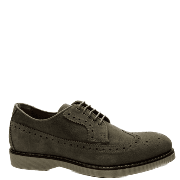 Zapato de la marca Nero Giardini modelo E302791UE en color arena. Zapato cerrado tipo blucher elaborado en nobuck, cierre con cordones, forro de piel. Suela de goma de 2 cm de altura.